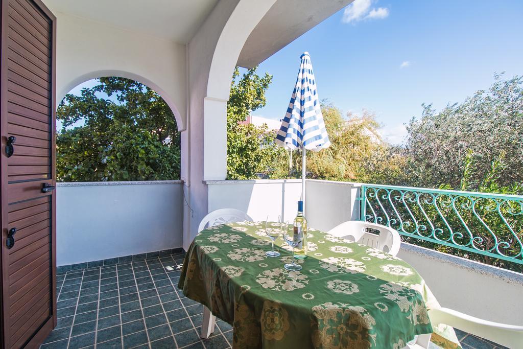 Albergo Residenziale Gli Ontani Cala Liberotto Esterno foto