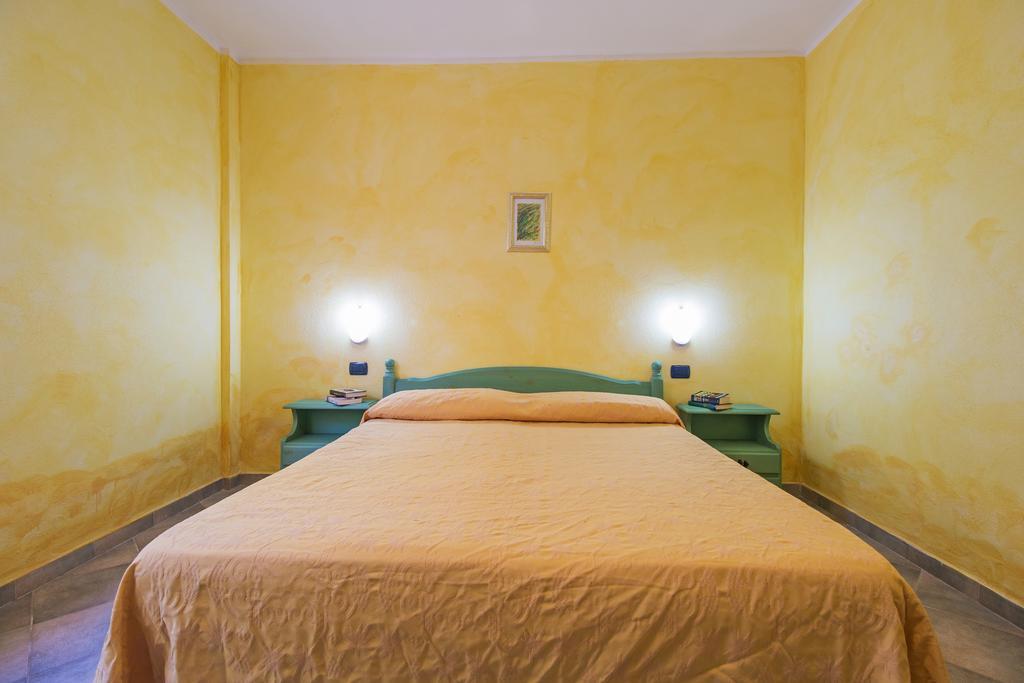 Albergo Residenziale Gli Ontani Cala Liberotto Esterno foto