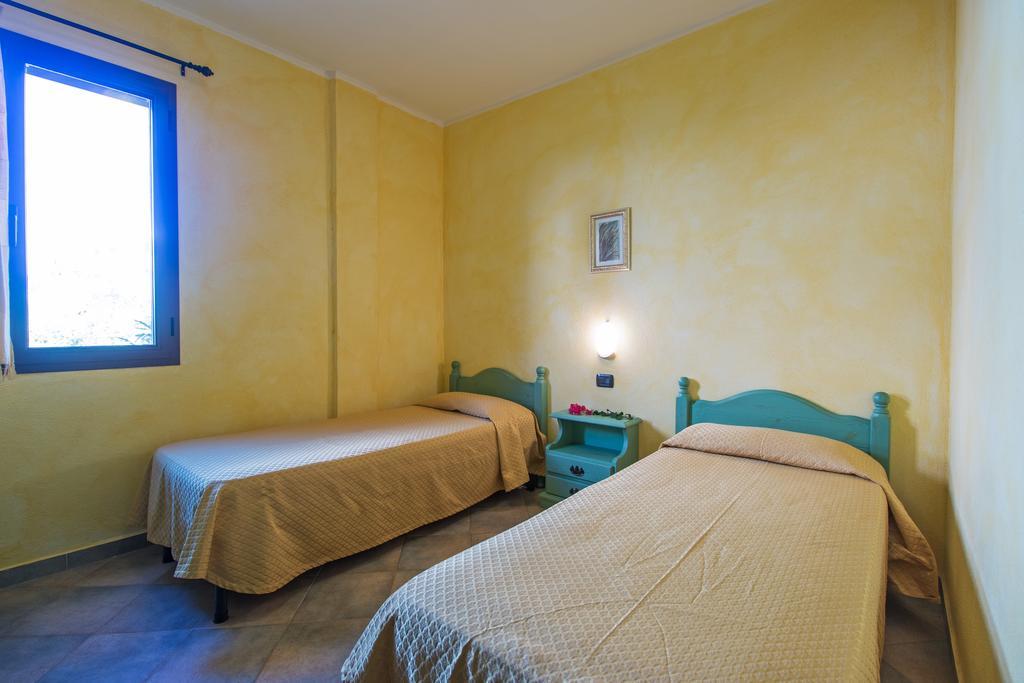 Albergo Residenziale Gli Ontani Cala Liberotto Esterno foto