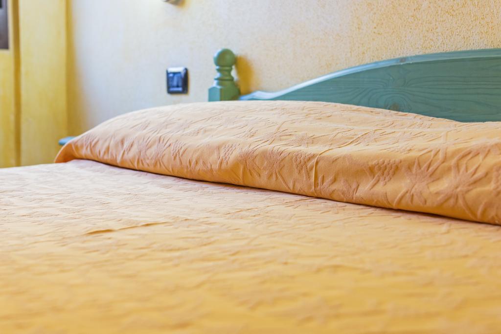 Albergo Residenziale Gli Ontani Cala Liberotto Esterno foto