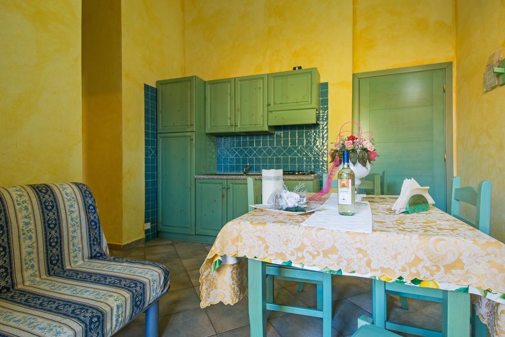 Albergo Residenziale Gli Ontani Cala Liberotto Esterno foto