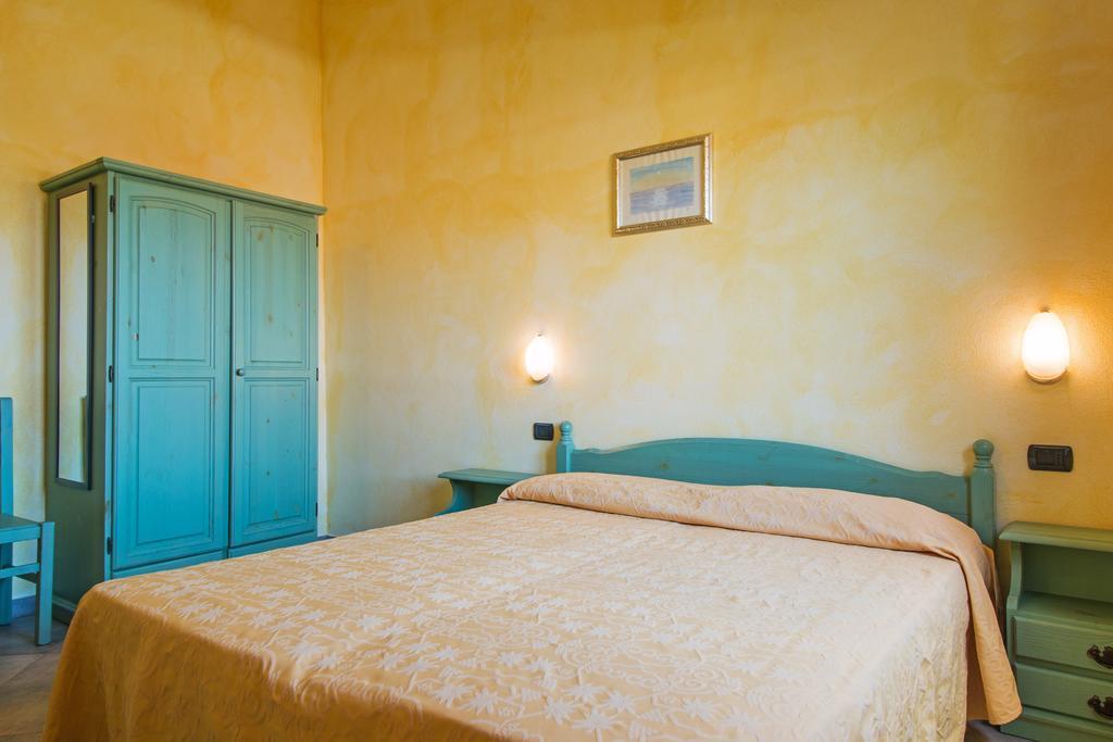 Albergo Residenziale Gli Ontani Cala Liberotto Esterno foto