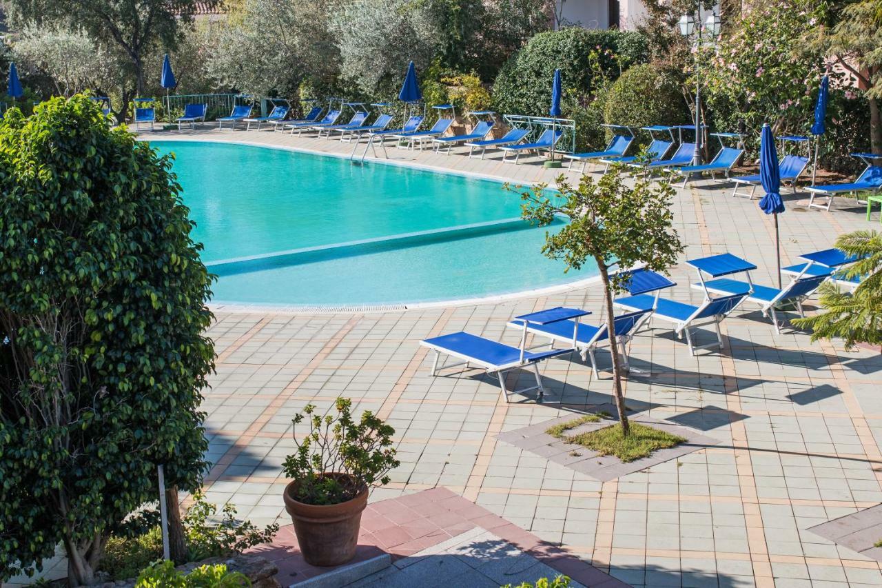 Albergo Residenziale Gli Ontani Cala Liberotto Esterno foto