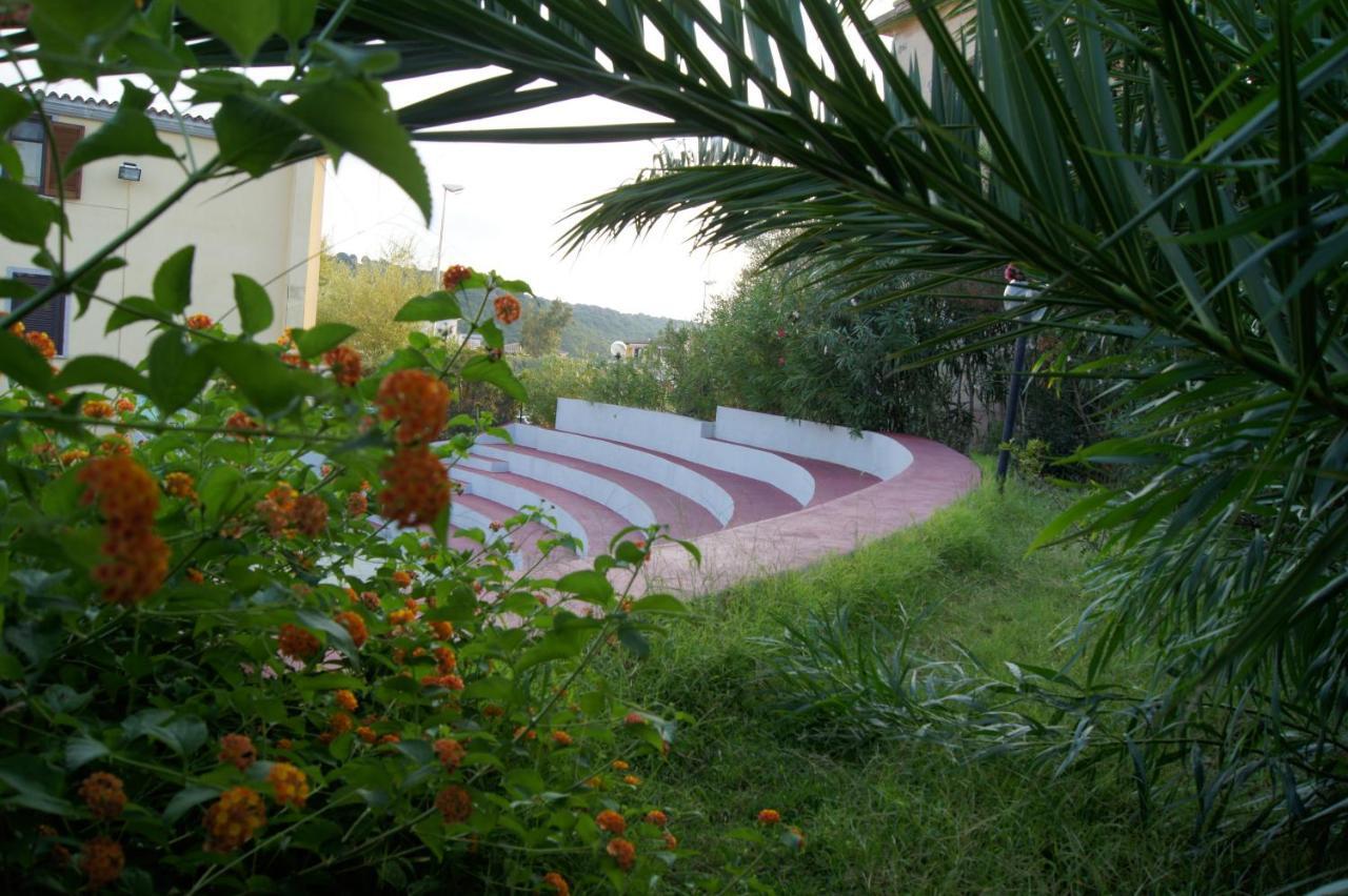 Albergo Residenziale Gli Ontani Cala Liberotto Esterno foto